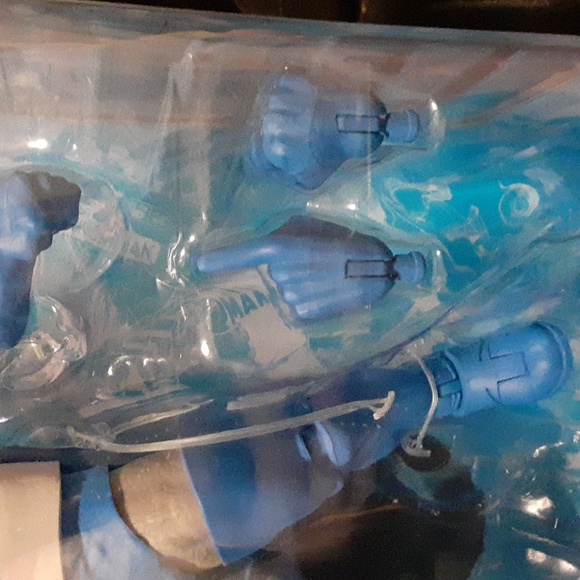 Darkseid Action Figure - Picture 4 of 9